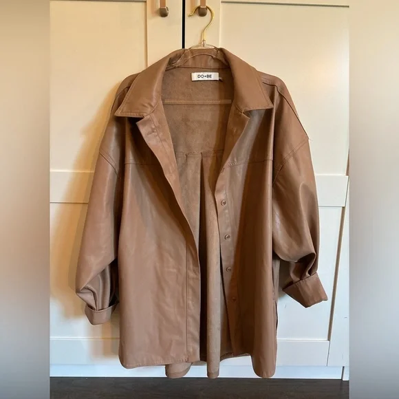 DO+BE Camel Faux Leather Button-Up Size Medium Casual Chic Minimalist - Picture 3 of 7